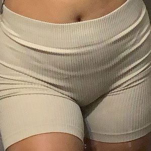 F21 X PANTONE